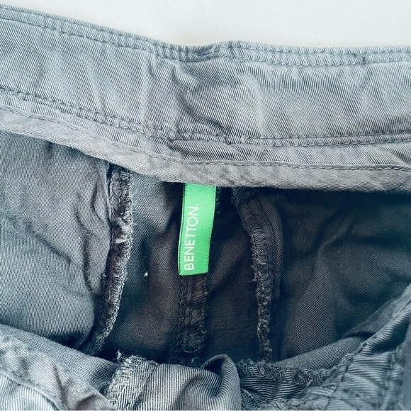 United Colors of Benetton Dark Gray Short Size S (40 EU) - Picture 8 of 9